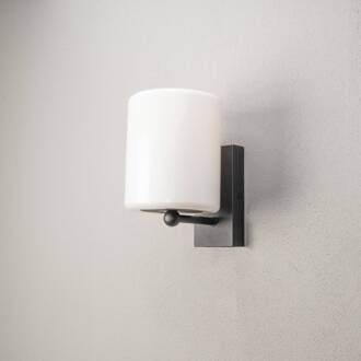 Konstsmide Portici buitenwandlamp, breedte 14 cm, zwart/opaal, staal zwart, opaal