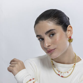 Koraal oorbellen afgewerkt in 18K geel goud - Almia Rood - One Size