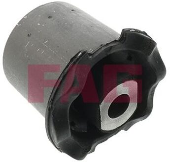 Land Rover Draagarmrubber 829041010