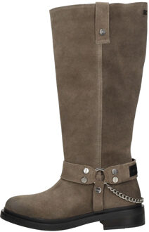 Lazamani Leslie Taupe - 37