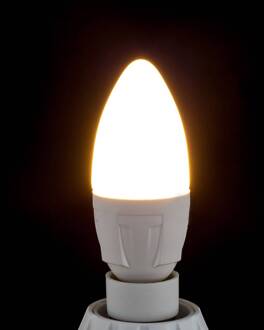 LED kaarslamp E14 4,9W 830 470 lumen, 3er-set