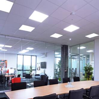 LED paneel Basic Office, 59,5 x 59,5 cm, 4.000 K verkeerswit (RAL 9016)