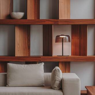 LED tafellamp Levels, Ø 32 cm, zwart, glas, CCT rookgrijs, zwart