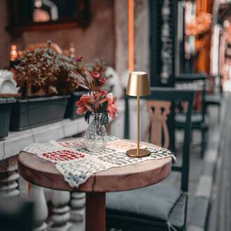 LED tafellamp op accu Viletto, koffiebruin, IP54