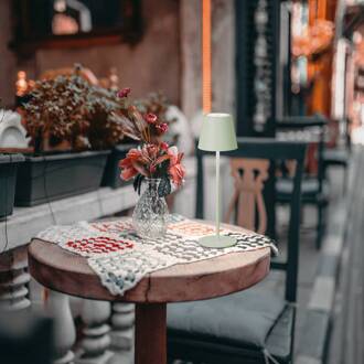 LED tafellamp op accu Viletto, saliegroen, IP54