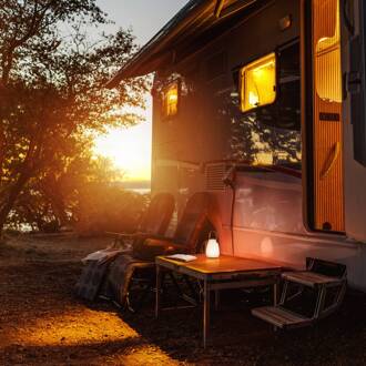 LED tafellamp Ruby, hoogte 16 cm, kunststof, USB wit, bruin