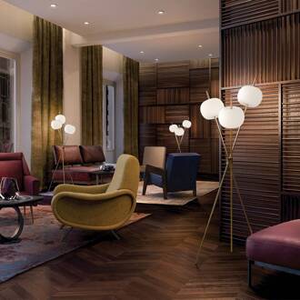 LED vloerlamp Kushi, messingkleurig, hoogte 140 cm opaal