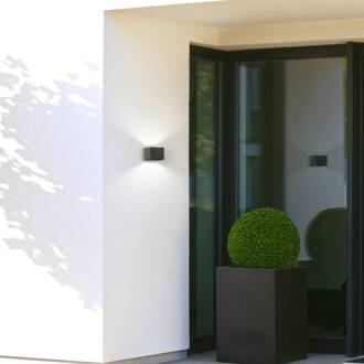 LED wandlamp Magnetics, zwart, USB, bewegingsmelder zandzwart