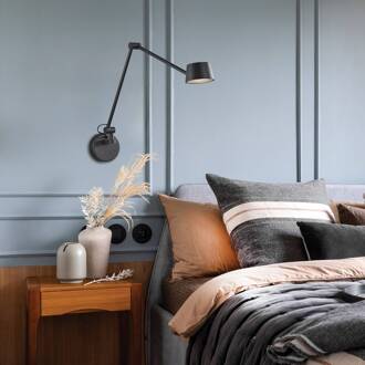 LED wandlamp Savina, zwart, uitsteek 92 cm, metaal