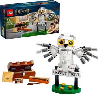 LEGO Harry Potter Hedwig at 4 Privet Drive Fantasy Toy for Kids 76425