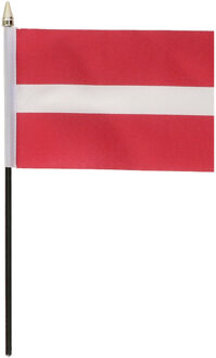 Letland - mini vlaggetje van 10 x 15 cm op stokje - Landen vlag - H27 cm Multi