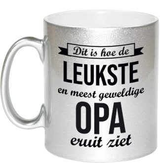 Leukste en meest geweldige opa cadeau mok / beker zilverglanzend 330 ml - feest mokken Zilverkleurig