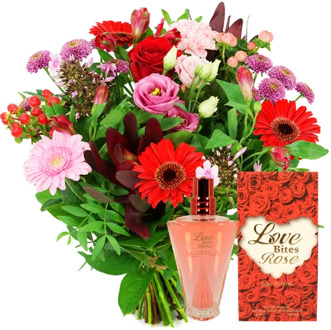 Liefdes boeket roze - rood + rozenspray