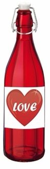 Liefdesdrank in glazen fles rood