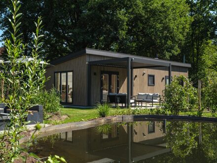 Loevestein Deluxe met Hottub - 4 personen