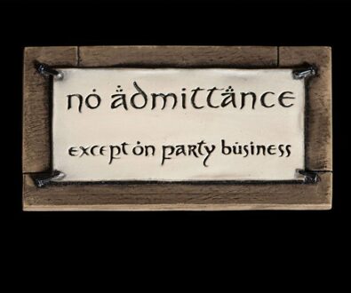 Lord of the Rings Magnet No Admittance