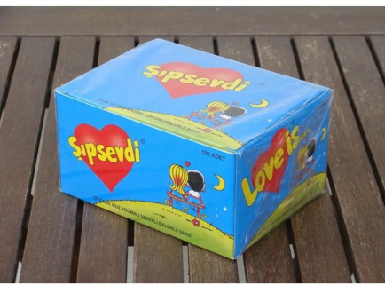 LOVE IS BUBBLE CHEWING GUM STRAWBERRY BANANA VALENTINE GIFT COMICS best 100 x