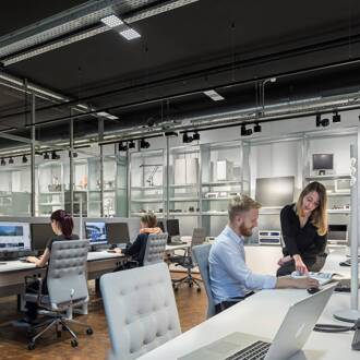 Lucy LED tafellamp met voet, wit 840 wit (RAL9002)