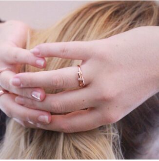 Luminous Bow ring - Oostenrijks kristal Wit en roségoud - Q