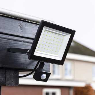 Lumos LED Breedstraler - met Bewegingssensor en Schemerschakelaar - 50 Watt - 4770 lumen - 4000K neutraal wit - IP65 waterdicht Zwart