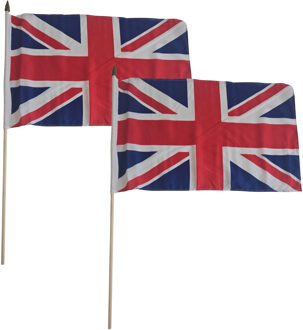 Luxe grote zwaaivlaggen Engeland - 2x stuks - 30 x 45 cm - op lange stok - feestartikelen