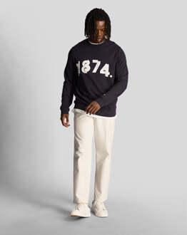 Lyle & Scott Men's Lyle And Scott 1874 Graphic Sweatshirt in Navy - maat S