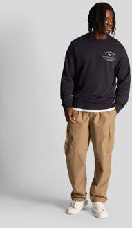 Lyle & Scott Men's Lyle And Scott Racquet Club Graphic Sweatshirt in Navy - maat XS