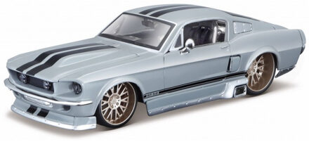 Maisto Modelauto Ford Mustang Gt 1967 Grijs 19 X 7 X 5 Cm - Schaal 1:24 - Speelgoedauto - Miniatuurauto