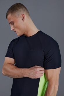 Man Active Color Block Muscle Fit T-Shirt, Black