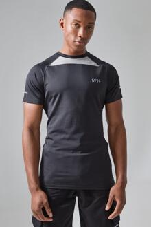 Man Active Muscle Fit T-Shirt, Black - XS