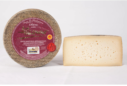Manchego cheese craftsman aged D.O.P. -ARTEQUESO. -Piece 500 Kg