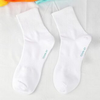 Mannen En Vrouwen Winter, lente En Jaar Korte Knie Sokken Vlakte Mode Effen Kleur Bijpassende Sport Leisure Comfor wit