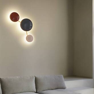 Marset LED wandlamp Caramel, opaal, Ø 22 cm, TRIAC, glas opaal, zwart