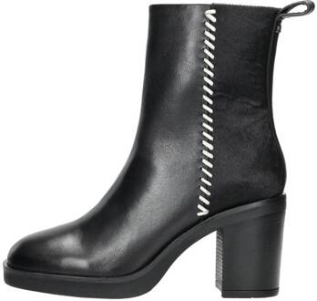 Maruti Steffi Zwart - 41