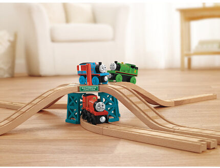 Mattel Fisher-Price - Thomas de Trein Houten Spoorbaan Verhoogde Spoorwegkruising