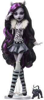 Mattel Monster High Reel Drama Doll Clawdeen Wolf in Black And White
