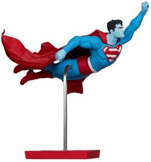 Mcfarlane Toys DC Direct Superman Red & Blue Statue 1/10 Superman by Lee Bermejo 26 cm