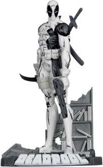 Mcfarlane Toys Marvel Collection PVC Statue 1/10 Deadpool (The New Mutants #98) (Line Art) (Gold Label) 17 cm