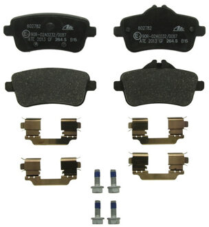 Mercedes Benz Remblokken set 13046027822