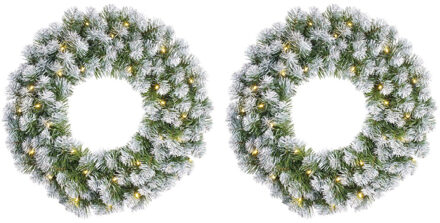 Mica Decorations Set van 2x stuks kerstkransen/deurkransen groen met verlichting 30 lampjes en sneeuw 60 cm