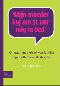 Mijn moeder lag om 11 uur nog in bed - Boek Huub Buijssen (903136178X)