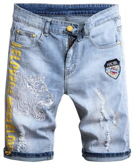 Mode Mannen Zomer Ripped Denim Shorts Borduren Tiger Print Letters Stretch Mannelijke Elastische Gat Korte Jeans 32