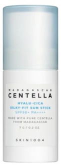 Moisturizing Crème SKIN1004 Madagascar Centella Hyalu-Cica Silky-Fit Sun Stick SPF50+ 7 g