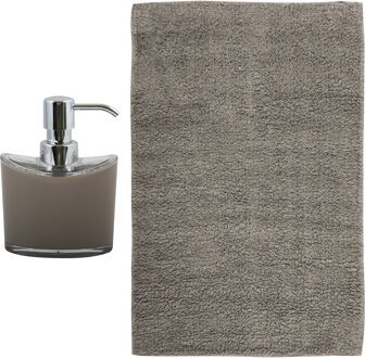 MSV badkamer droogloop mat/tapijt - Bologna - 45 x 70 cm - bijpassende kleur zeeppompje - taupe - Badmatjes