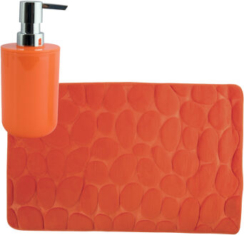 MSV badkamer droogloop mat/tapijt Kiezel - 50 x 80 cm - zelfde kleur zeeppompje - oranje - Badmatjes