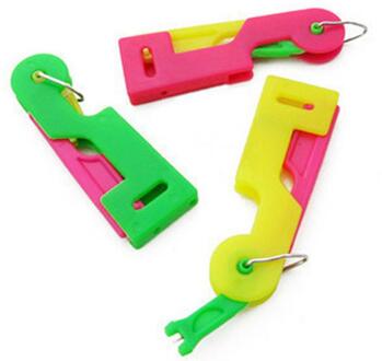 Naaldinrijger Hand Machine Naaien Automatische Draad Apparaat Voor Ouderen Gids Naald Diy Thuis Naaien Accessoires Draadsnijgereedschap willekeurig kleur