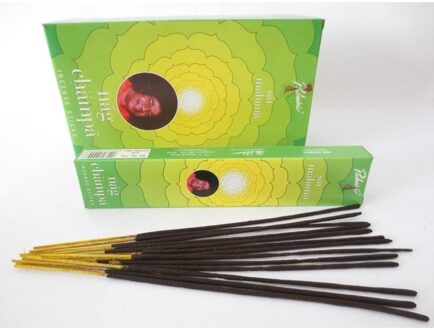 Nag champa Satya Nag Champa wierook stokjes - 20x - Meditatie - 15 gram - geurstokjes - Zoete geur Groen