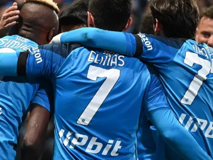 Napoli vs Como 1907 (Coppa Italia) (Vliegtuig)