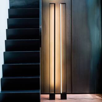 NEMO Tru LED vloerlamp 2.700 K, zwart gelakt