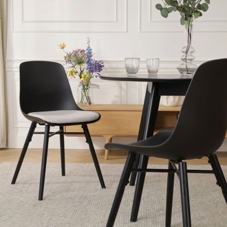 Nena-Liv eetkamerstoel zwart met beige zitkussen - zwart houten onderstel
